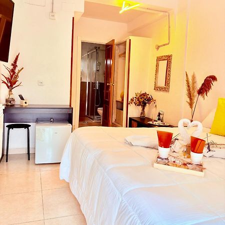 Hostal La Rosa Касерес Экстерьер фото