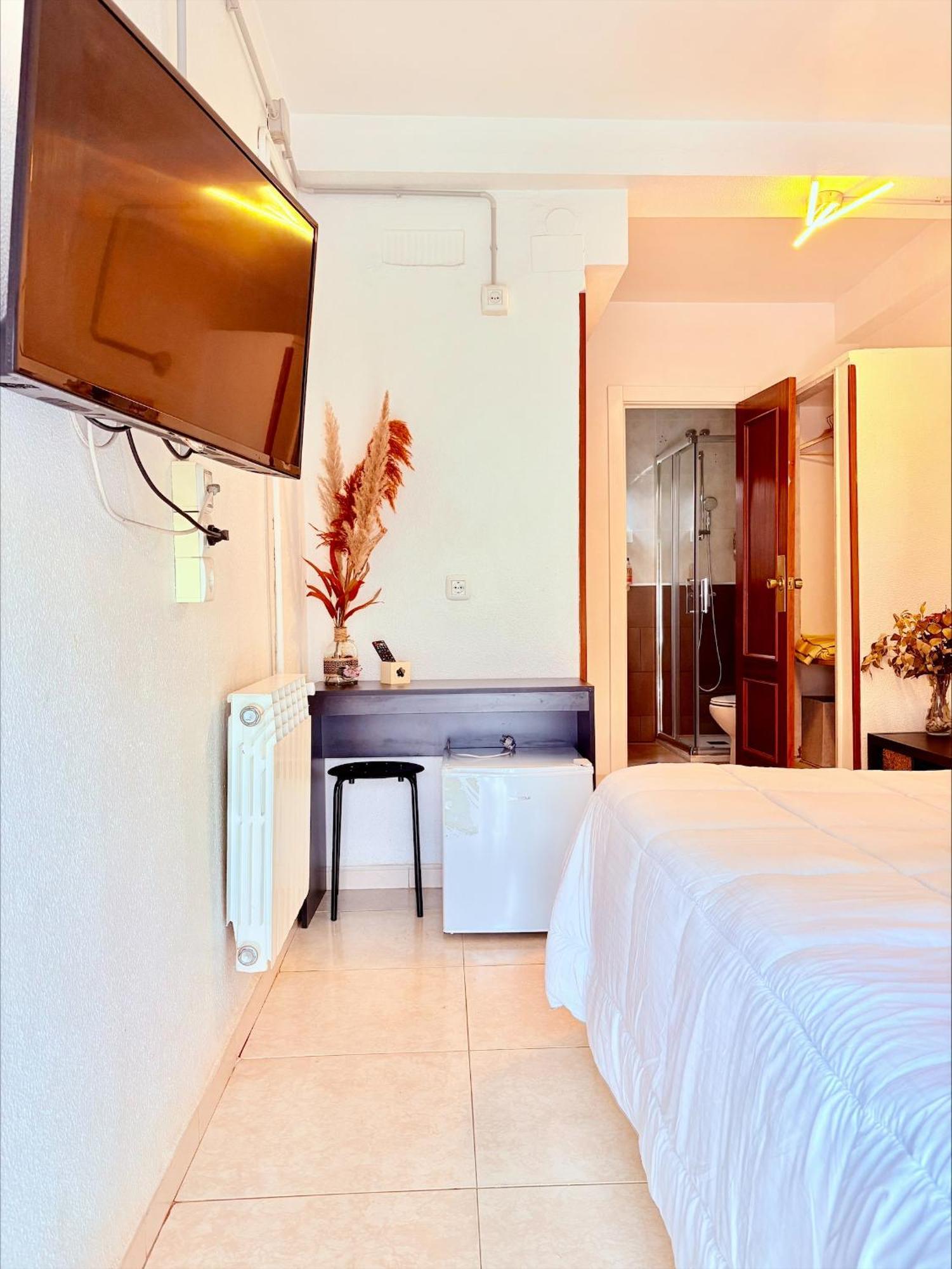 Hostal La Rosa Касерес Экстерьер фото