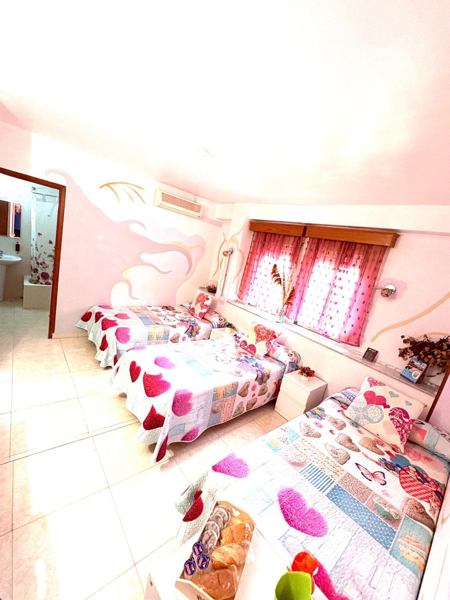 Hostal La Rosa Касерес Экстерьер фото
