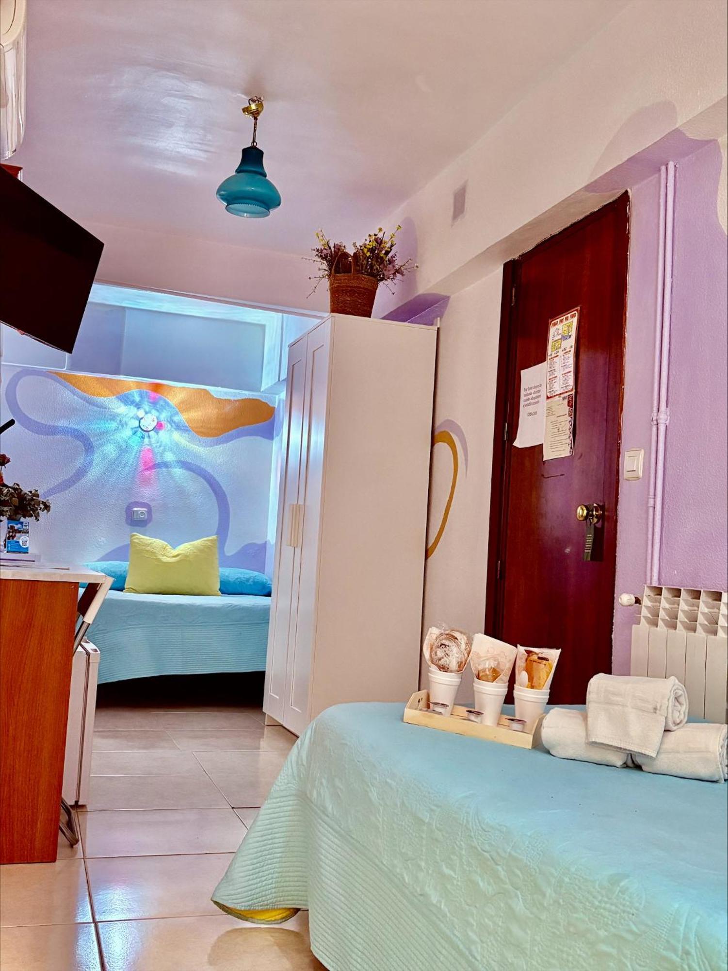 Hostal La Rosa Касерес Экстерьер фото