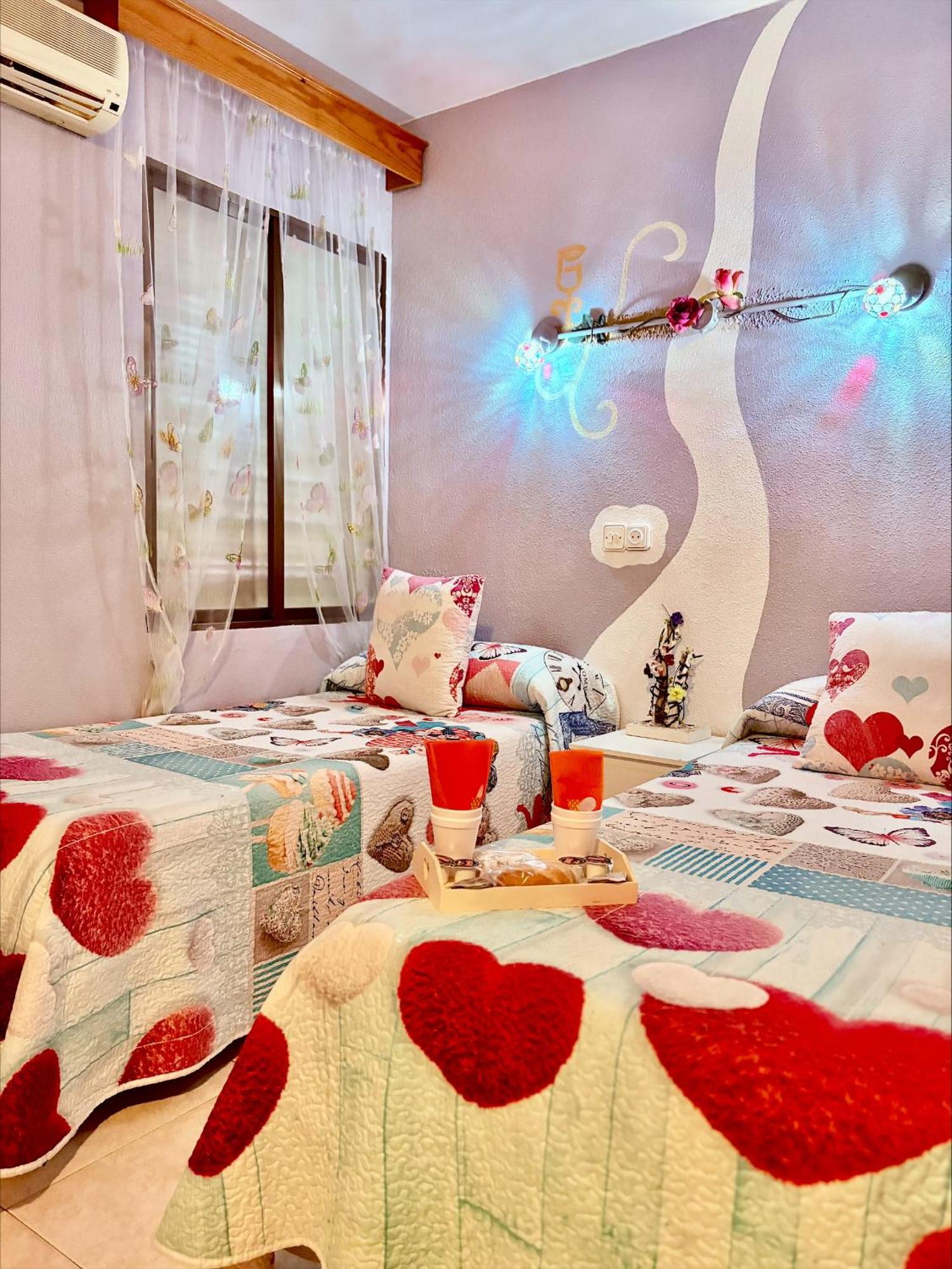 Hostal La Rosa Касерес Экстерьер фото